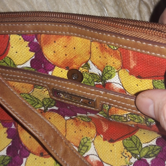 Vintage Relic Canvas and Leather Crossbody - Picture 3 of 6